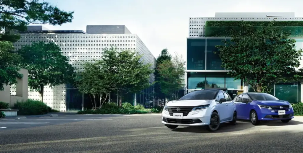Nissan actualiza el Note que vende en Japón con sutiles retoques y con grandes expectativas desde Nismo 2 Motor16 2026 Nissan Note Aura. Imagen exterior.