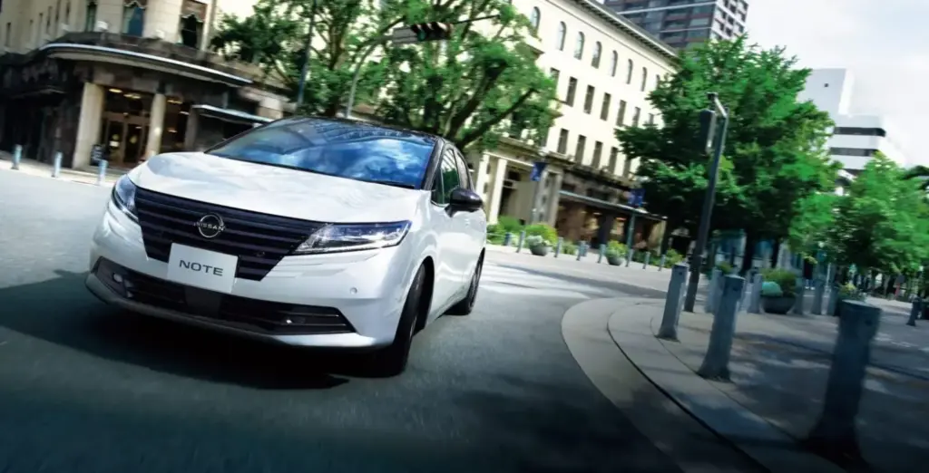 Nissan actualiza el Note que vende en Japón con sutiles retoques y con grandes expectativas desde Nismo 5 Motor16 2026 Nissan Note Black Edition 8 Motor16