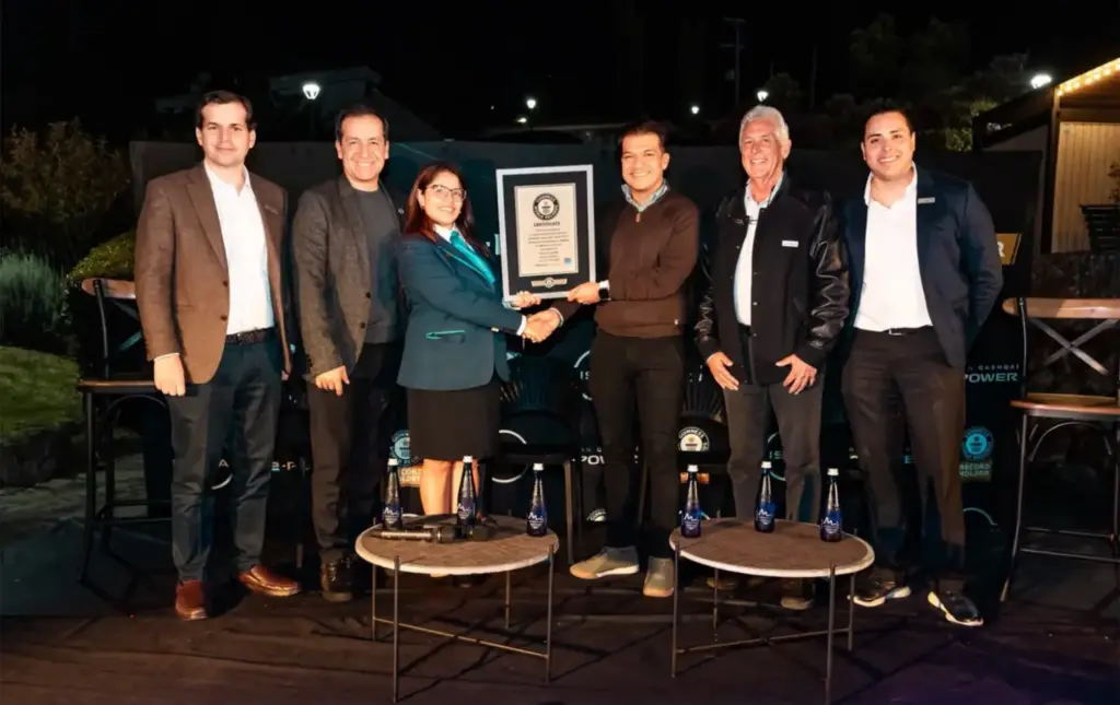 El Nissan Qashqai e-POWER pulveriza su récord Guinness por 771 kilómetros 2 Motor16 2026 Nissan Qashqai e-POWER. Récord Colombia. Imagen premio.