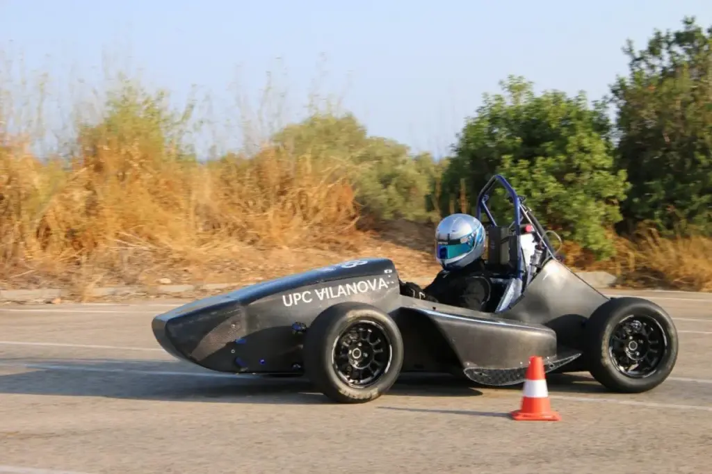 Los cuatro equipos de la Universitat Politècnica de Catalunya que se baten en duelo en la Formula Student 3 Motor16 2026 Nova Racing Team gf40 formula student Motor16