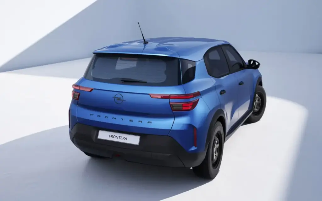 Llantas de acero y plásticos negros para el Opel Frontera Start: El ‘low-cost’ para disparar a Dacia 3 Motor16 2026 Opel Frontera Start. Imagen trasera.
