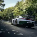 El Porsche 911 GT3 se rinde ante Nürburgring para celebrar sus 100 años de historia