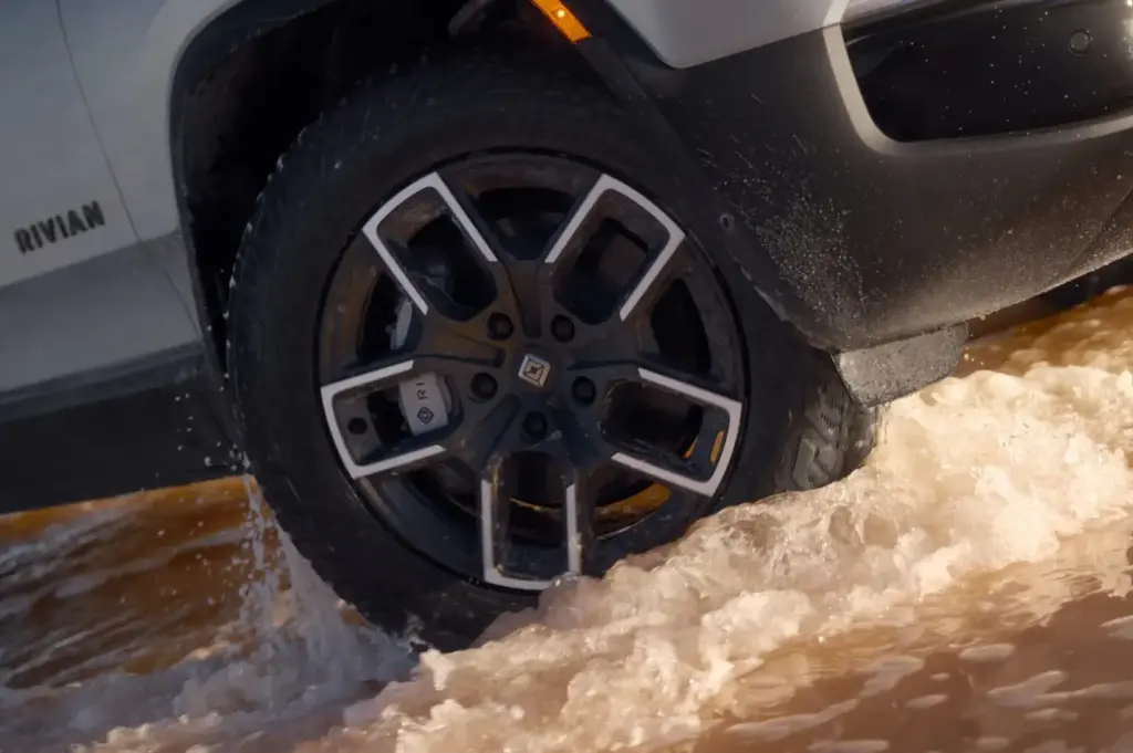 2026 Rivian R1S. Imagen detalle.