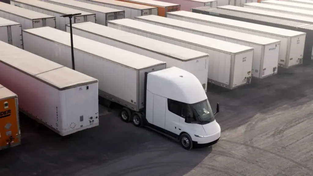2026 Tesla Semi Europa 8 Motor16