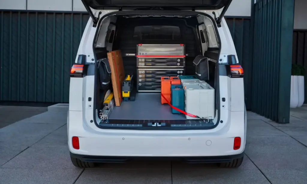 2026 Volkswagen ID Buzz Cargo 5 Motor16