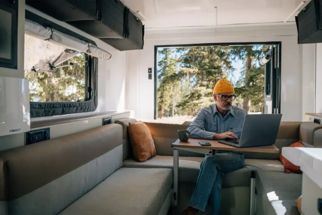 Winnebago elige un RAM 5500 para la autocaravana que te lleva a los confines de la tierra 14 Motor16 2026 Winnebago Arka 11 Motor16