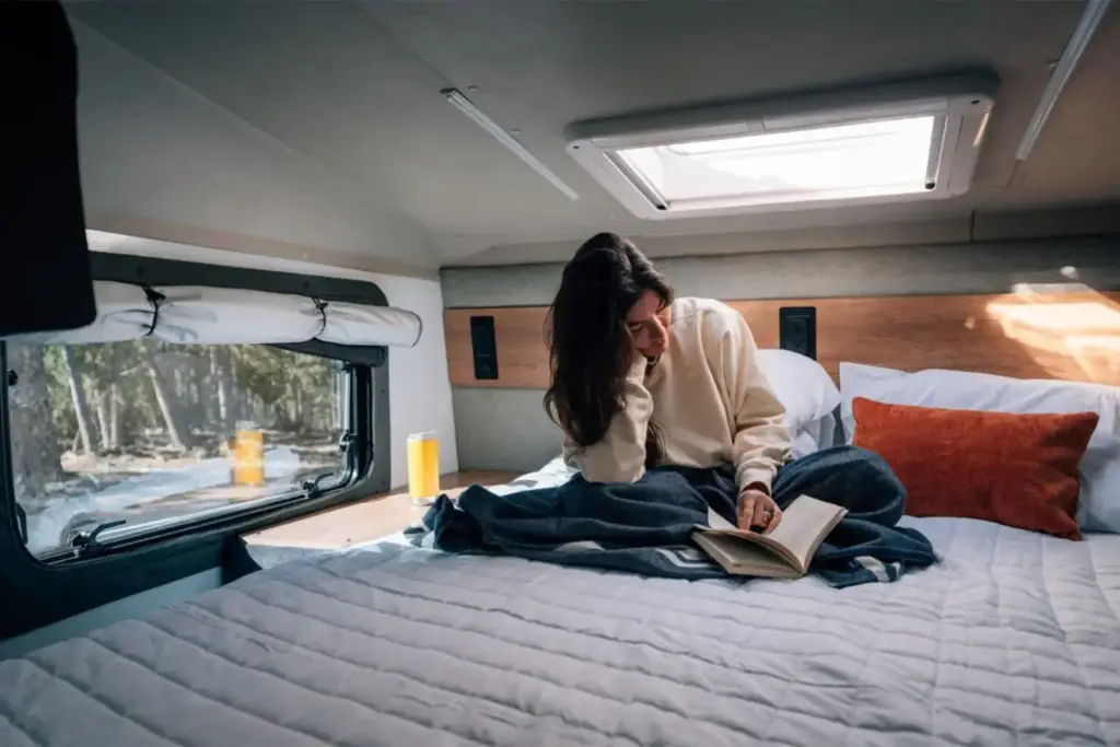Winnebago elige un RAM 5500 para la autocaravana que te lleva a los confines de la tierra 15 Motor16 2026 Winnebago Arka 12 Motor16