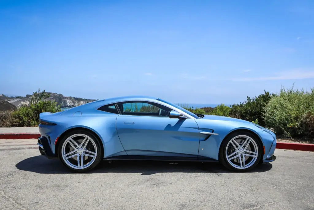 2026 aston martin heritage collection Monterey 10 Motor16