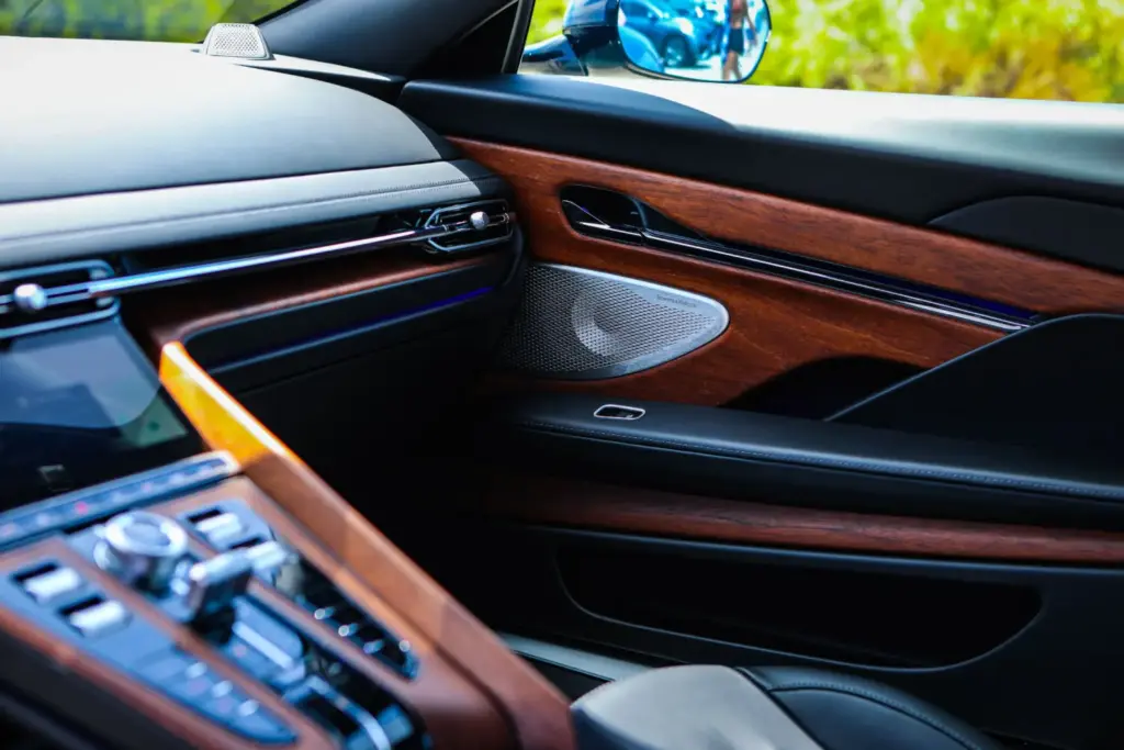 2026 aston martin heritage collection Monterey 5 Motor16