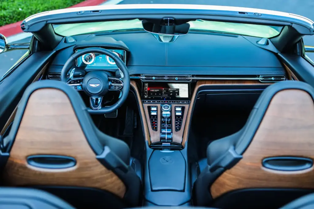 2026 aston martin heritage collection Monterey 8 Motor16