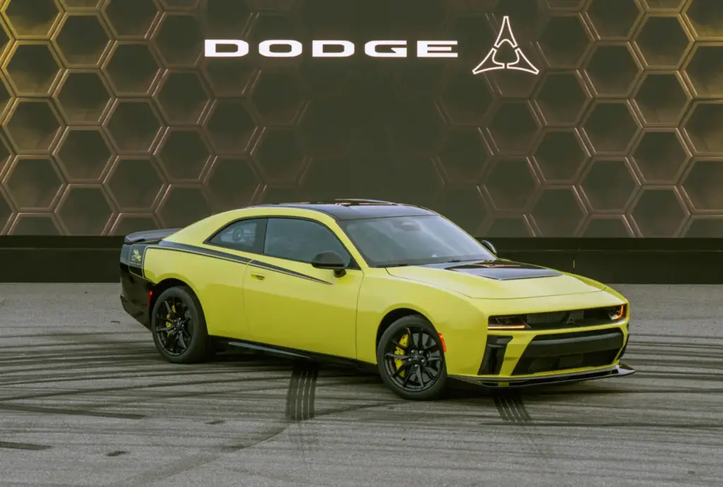 2026 dodge charger super bee 23 Motor16
