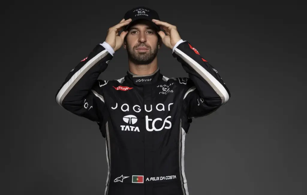 El equipo Jaguar TCS Racing entra en el Guinness por partida doble 20 Motor16 2026 jaguar tcs racing records londres 1 Motor16
