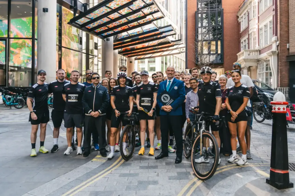 El equipo Jaguar TCS Racing entra en el Guinness por partida doble 9 Motor16 2026 jaguar tcs racing records londres 11 Motor16