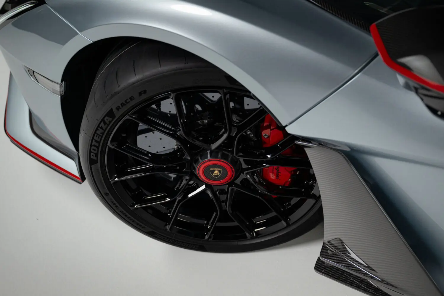 2026 Bridgestone Potenza Race R. Revuelto SV. Imagen portada.