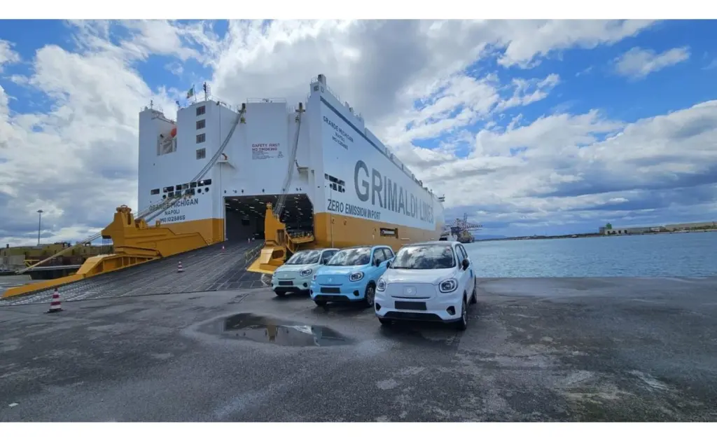 Coches chinos en España: más de 6.000 unidades de Leapmotor y Geely llegan a Vigo 1 Motor16 2026 leapmotor t03 puerto vigo Motor16