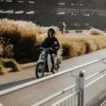 El seguro obligatorio del nuevo Vespino, un ciclomotor eléctrico que recorre 100 km con 0,40 €