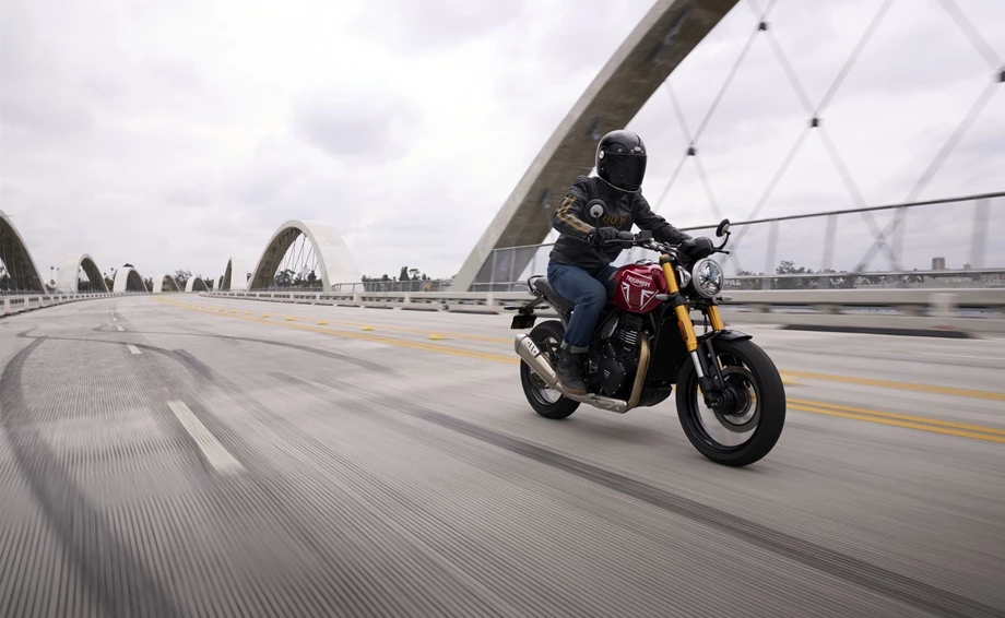 Por qué las motos de 400 cc son la nueva referencia del carnet A2 (y no un paso previo) 1 Motor16 2026 triumph speed 400 Motor16