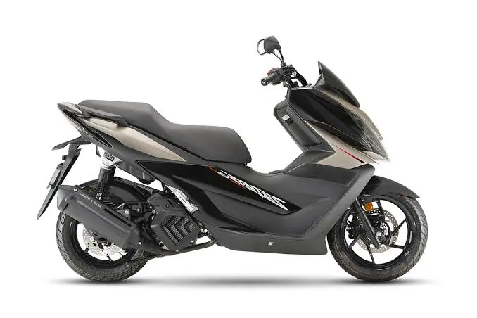 Zontes 125V: llega el scooter de 108 kg y 15 CV para el carnet A1 con la base del líder 125X 1 Motor16 2026 zontes 125v estudio Motor16