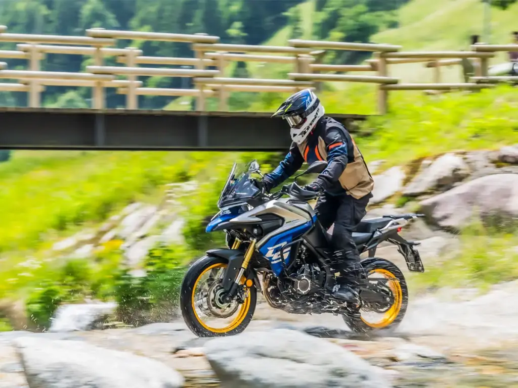 Mejor trail para el carnet A2: ¿Es la Honda NX500 la opción ideal? Estas son sus 6 rivales 3 Motor16 525 DSX imagen destaca 2 Motor16
