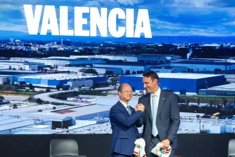 Ford Valencia tiembla: Trump exige romper con Geely y CATL y pone en riesgo Almussafes