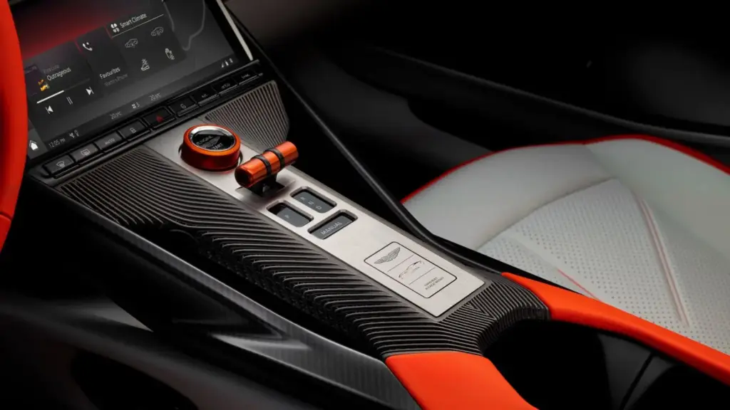 Aston Martin Valen 13 Motor16