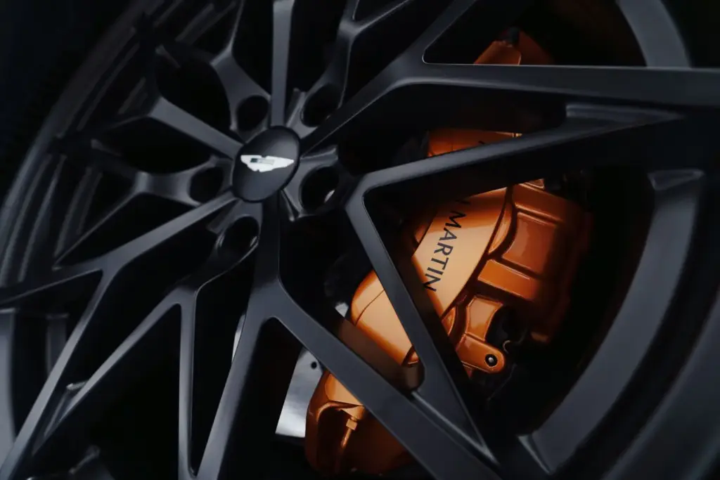 Aston Martin Valen 23 Motor16