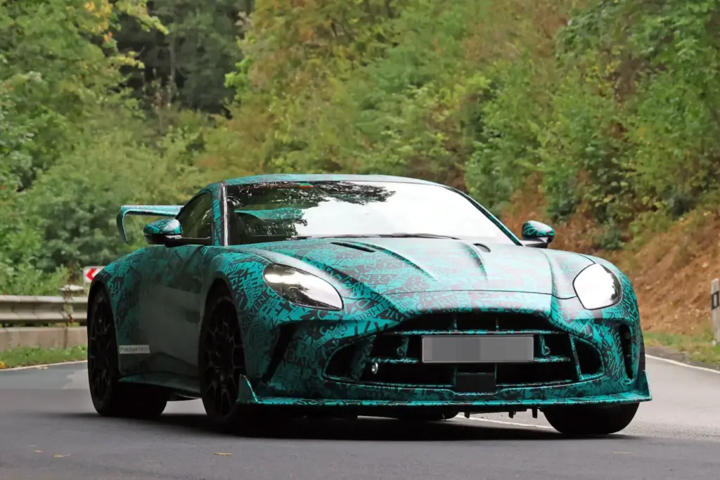 Aston Martin Vantage AMR 2027 espia 3 Motor16