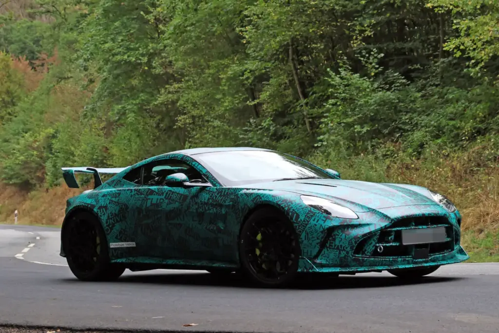 Aston Martin Vantage AMR 2027 espia 6 Motor16