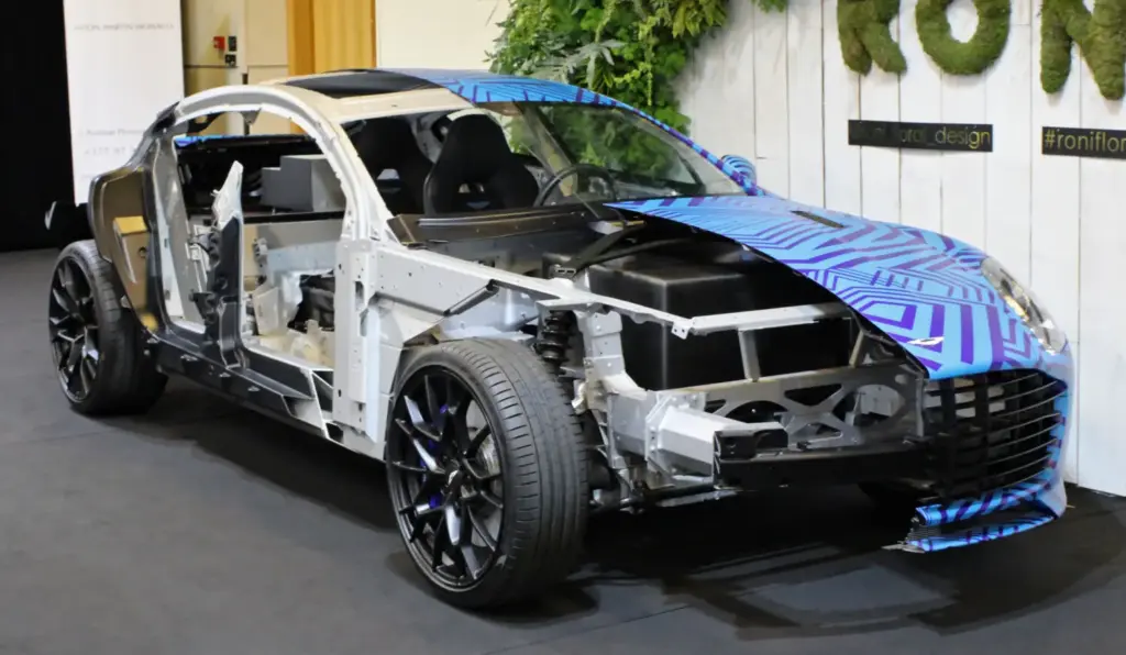 El Jaguar Type 01 trae de vuelta la “espina dorsal” que ya usaron Hummer, Mazda, Opel, Fisker, Mini, Aston Martin… 14 Motor16 El Jaguar Type 01 trae de vuelta la “espina dorsal” que ya usaron Hummer, Mazda, Opel, Fisker, Mini, Aston Martin…