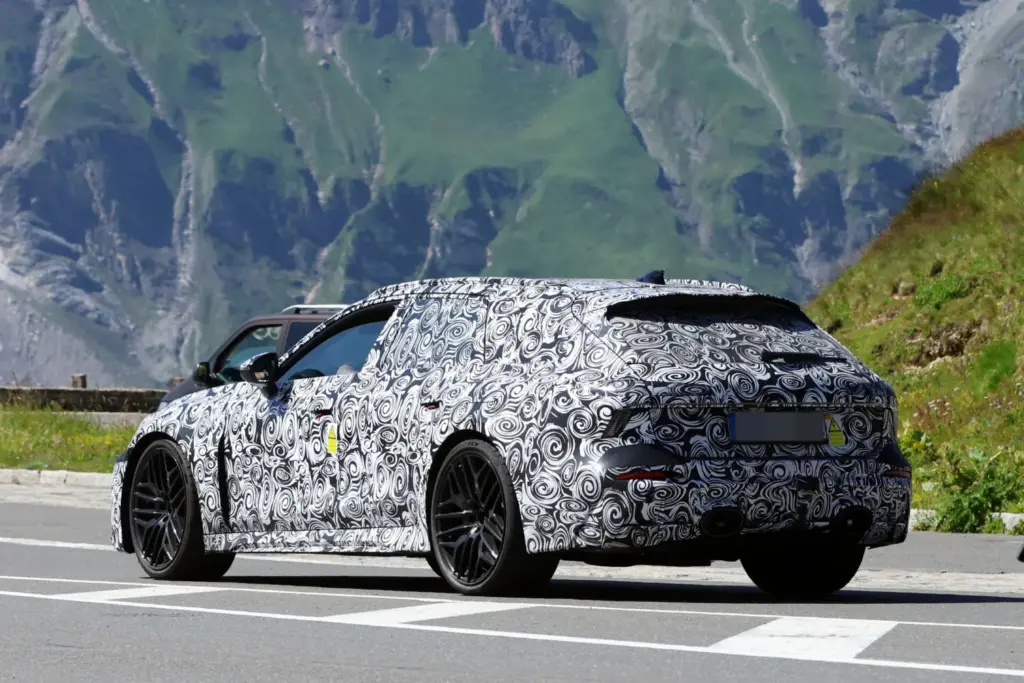 El Audi RS 6 Avant 2027 se deja ver probando en los Alpes, en su recta final de desarrollo 14 Motor16 Audi RS 6 Avant PHEV espia Alpes 12 Motor16