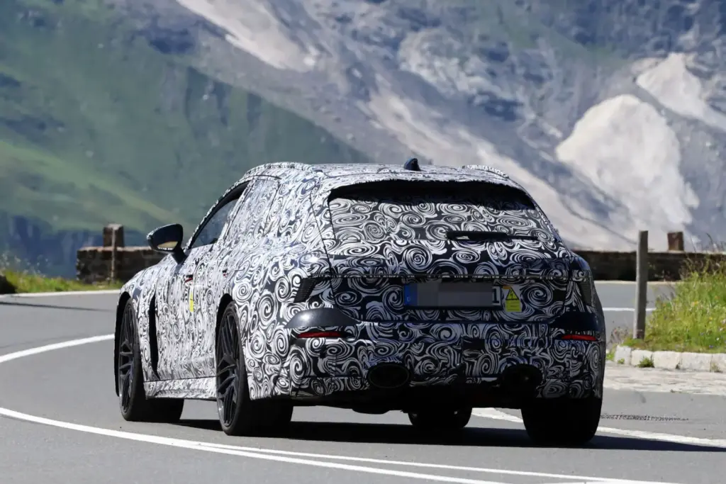 El Audi RS 6 Avant 2027 se deja ver probando en los Alpes, en su recta final de desarrollo 16 Motor16 Audi RS 6 Avant PHEV espia Alpes 14 Motor16