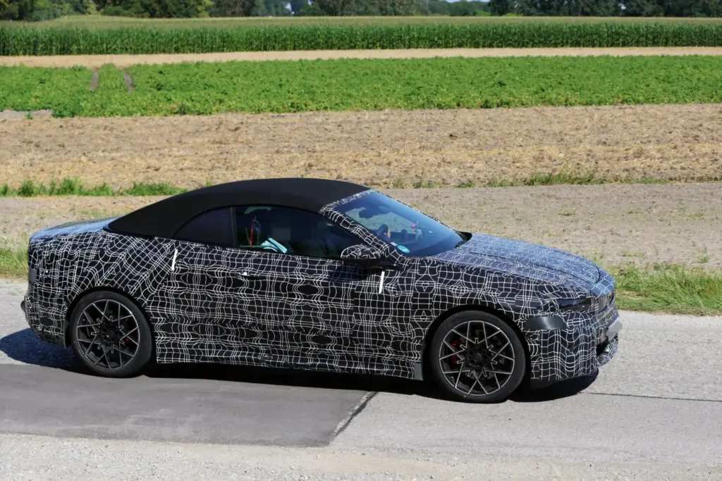 Fotos espía: BMW prepara un i4 Cabrio eléctrico para 2028, el descapotable que podría cambiar el segmento 12 Motor16 BMW I4 Cabrio 10 Motor16