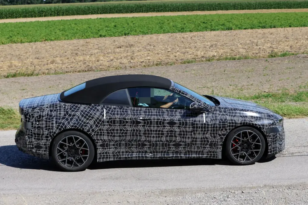 Fotos espía: BMW prepara un i4 Cabrio eléctrico para 2028, el descapotable que podría cambiar el segmento 1 Motor16 BMW I4 Cabrio 11