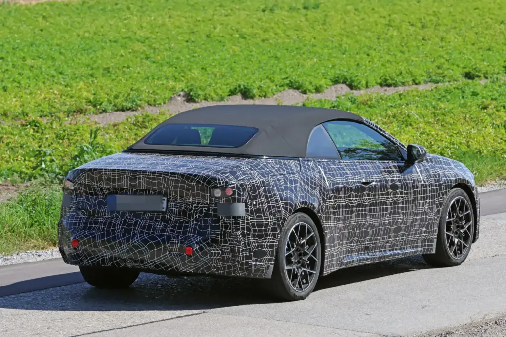Fotos espía: BMW prepara un i4 Cabrio eléctrico para 2028, el descapotable que podría cambiar el segmento 2 Motor16 BMW I4 Cabrio 16 Motor16