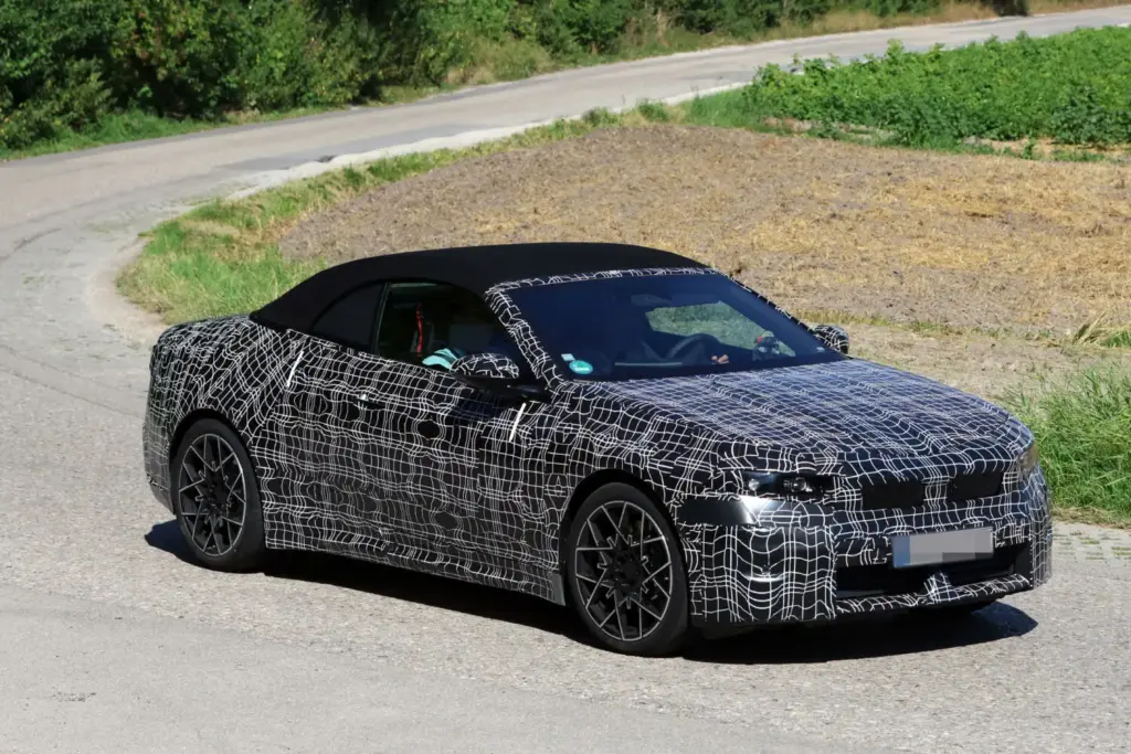 Fotos espía: BMW prepara un i4 Cabrio eléctrico para 2028, el descapotable que podría cambiar el segmento 10 Motor16 BMW I4 Cabrio 8 Motor16