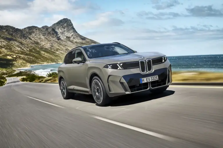 Tecnología BMW X5: 5 generaciones del iDrive a la cabina digital con pantalla curva