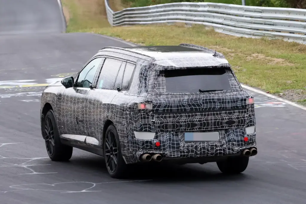 BMW X7 M70 2027: el SUV más lujoso de BMW se pone a punto en Nürburgring 2 Motor16 BMW X7 M60 2027 11 Motor16