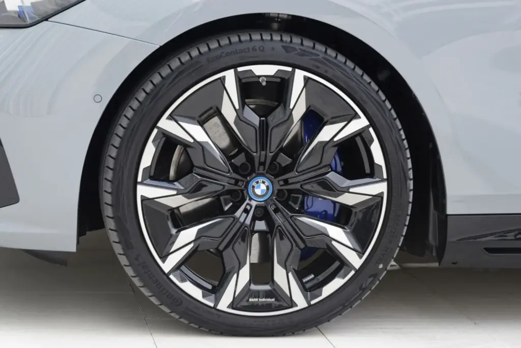 Prueba del BMW i5 eDrive40 Berlina: la otra cara eléctrica del Serie 5 43 Motor16 BMW i5 eDrive40 Berlina prueba 40 Motor16