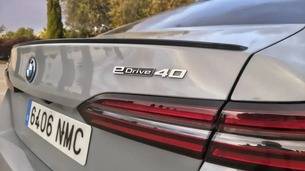Prueba del BMW i5 eDrive40 Berlina: la otra cara eléctrica del Serie 5 1 Motor16 BMW i5 eDrive40 Berlina prueba_M16 (5)