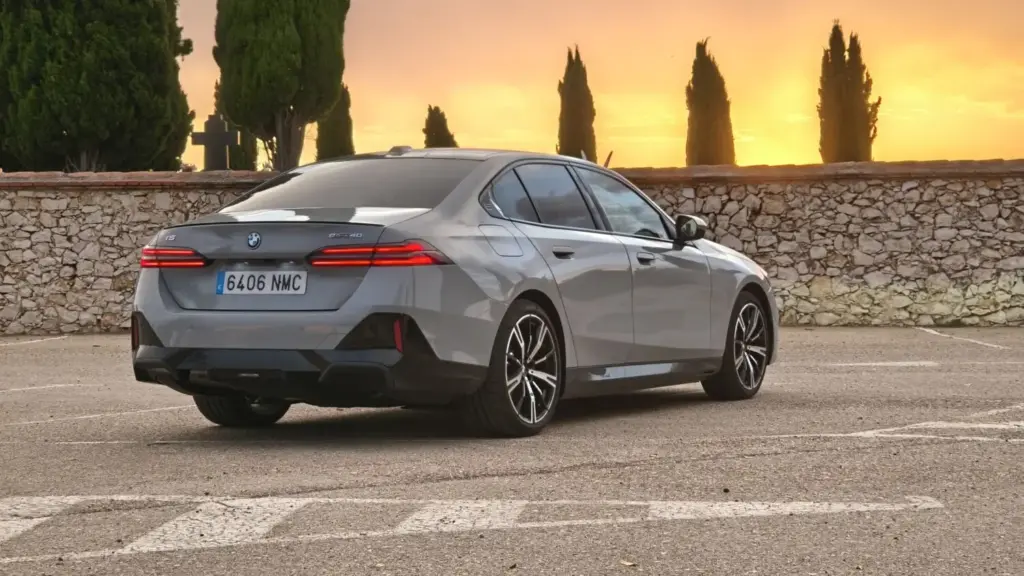 Prueba del BMW i5 eDrive40 Berlina: la otra cara eléctrica del Serie 5 2 Motor16 BMW i5 eDrive40 Berlina prueba M16 6 Motor16