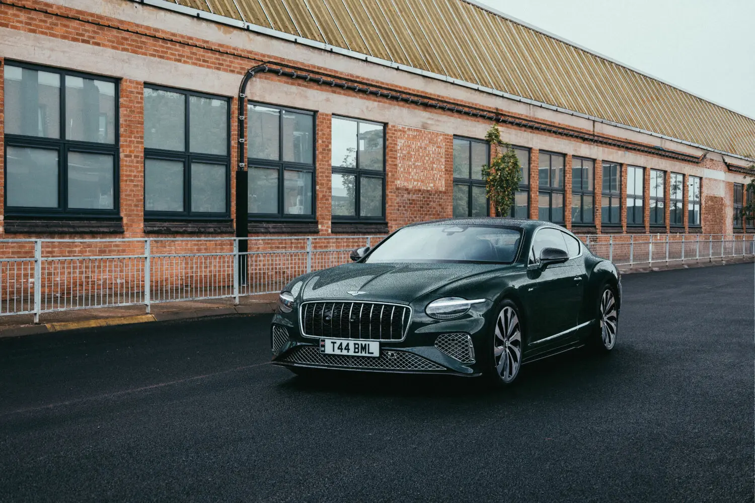 Bentley celebra 80 años de producción en Crewe con un Continental GT Azure que homenajea al primer coche fabricado allí, el Mark VI de 1946 3 Motor16 Bentley Mark VI, Continental GT Azure
