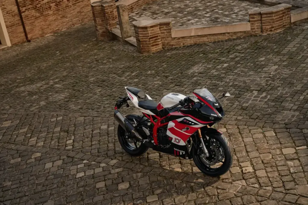 Bimota KB399: la deportiva artesanal de 80 CV con ADN Kawasaki apta para A2 ya se vende en España desde 11.149 euros 1 Motor16 Bimota KB399 Motor16
