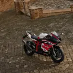 Bimota KB399: la deportiva artesanal de 80 CV con ADN Kawasaki apta para A2 ya se vende en España desde 11.149 euros