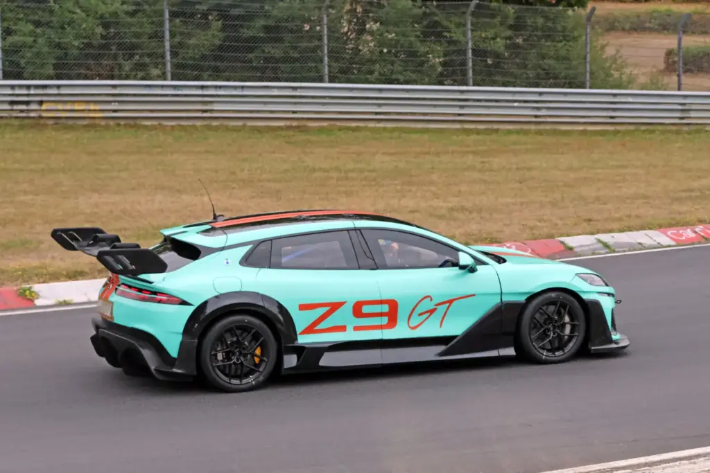 Fotos espía del Denza Z9GT Extreme: ¡Qué locura! 12 Motor16 Denza Z9GT Extreme 10 Motor16