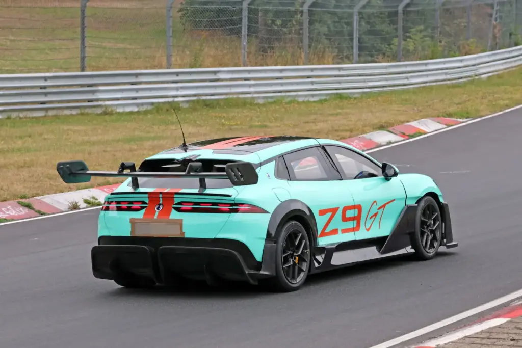Fotos espía del Denza Z9GT Extreme: ¡Qué locura! 2 Motor16 Denza Z9GT Extreme 13 Motor16