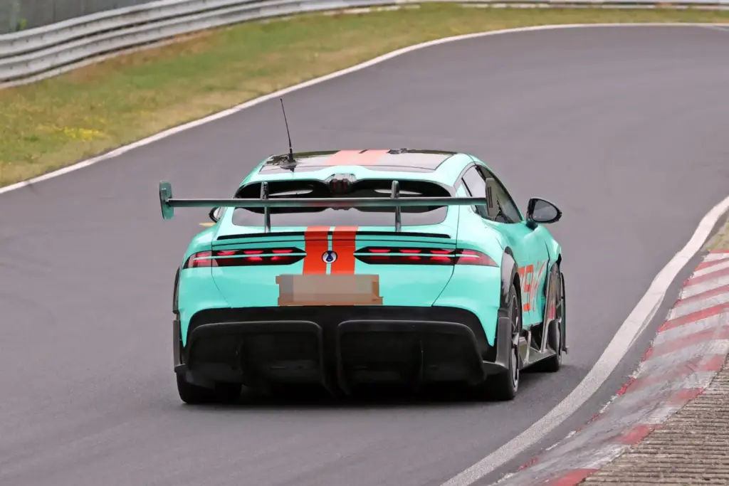 Fotos espía del Denza Z9GT Extreme: ¡Qué locura! 17 Motor16 Denza Z9GT Extreme 16 Motor16