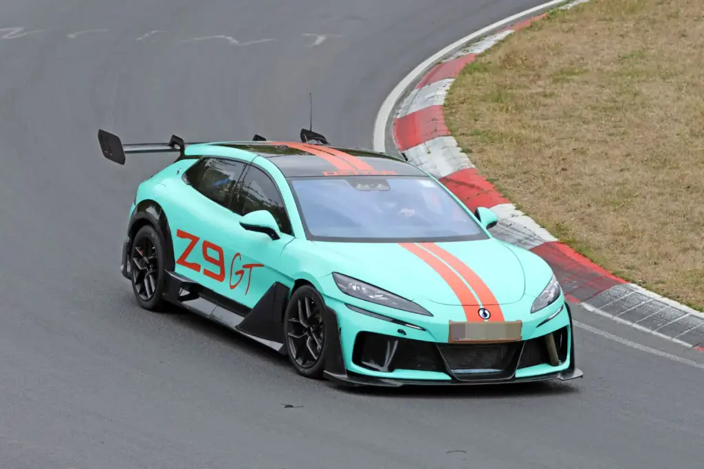 Fotos espía del Denza Z9GT Extreme: ¡Qué locura! 7 Motor16 Denza Z9GT Extreme 5 Motor16