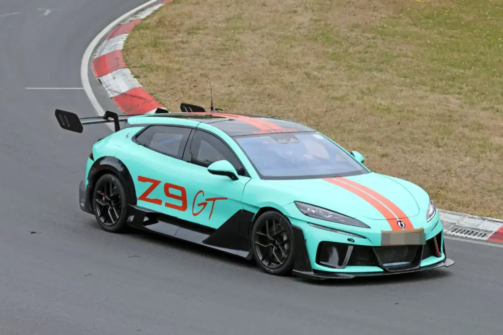 Fotos espía del Denza Z9GT Extreme: ¡Qué locura! 8 Motor16 Denza Z9GT Extreme 6 Motor16