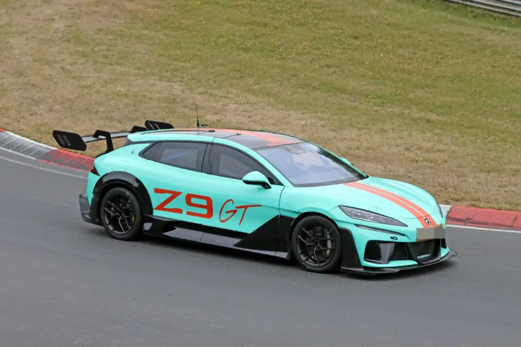 Fotos espía del Denza Z9GT Extreme: ¡Qué locura! 9 Motor16 Denza Z9GT Extreme 7 Motor16