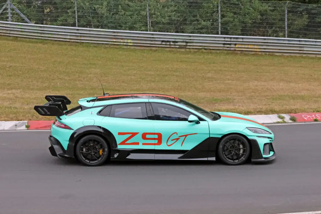 Fotos espía del Denza Z9GT Extreme: ¡Qué locura! 1 Motor16 Denza Z9GT Extreme 9
